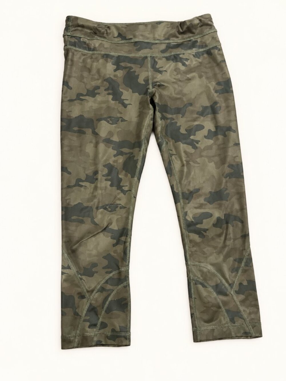 lululemon Olive Green Camo Cropped Leggings Size 6 Zip Pocket